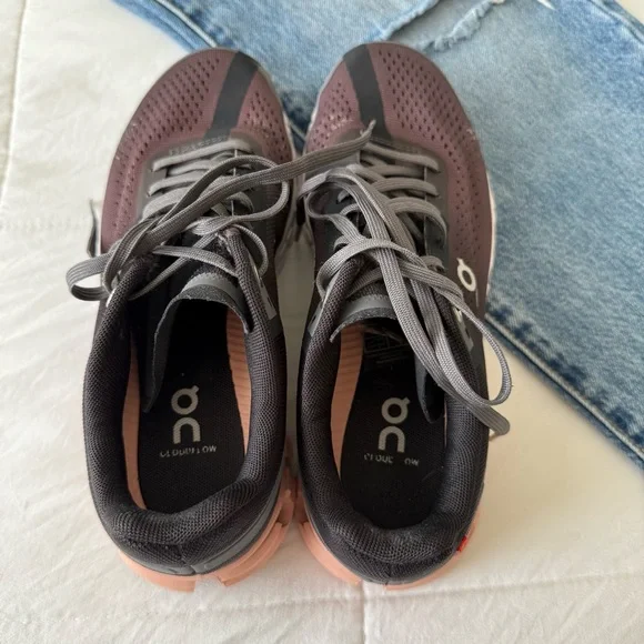 On Running Cloudflow Women Sneaker Size 6.5 - Picture 7 of 8